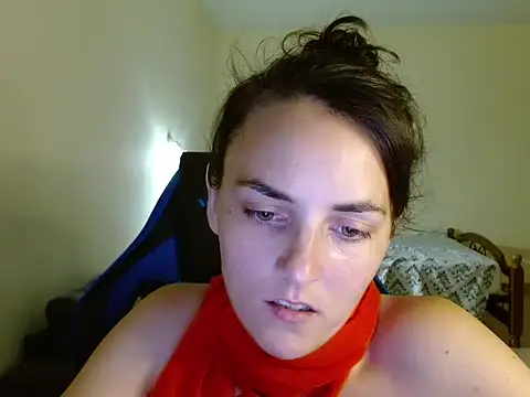 Snapshot of OliviaTheS chatting on 06/28/26, 10:27 OliviaTheS online show from 06/28/26, 10:27