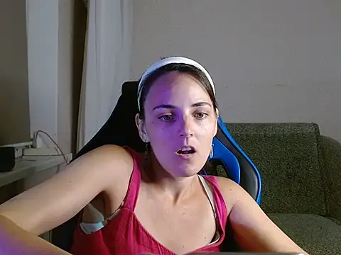 Snapshot of OliviaTheS chatting on 08/01/26, 08:19 OliviaTheS online show from 08/01/26, 08:19