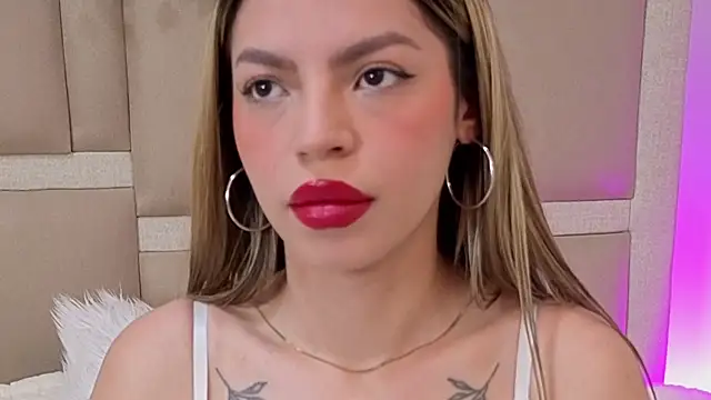 Snapshot of isa_leon18 chatting on 07/20/26, 03:21 isa leon18 online show from 07/20/26, 03:21