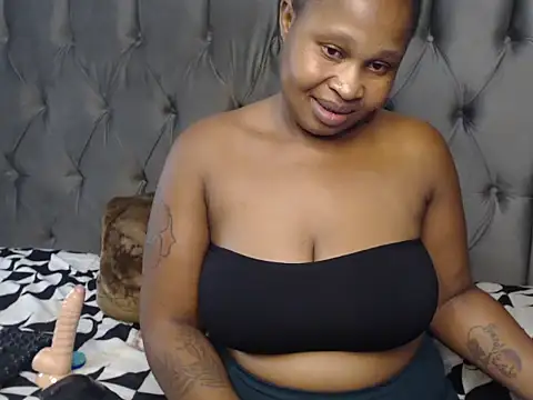 Snapshot of Loyal_Alisha chatting on 06/26/26, 05:23 Loyal Alisha online show from 06/26/26, 05:23