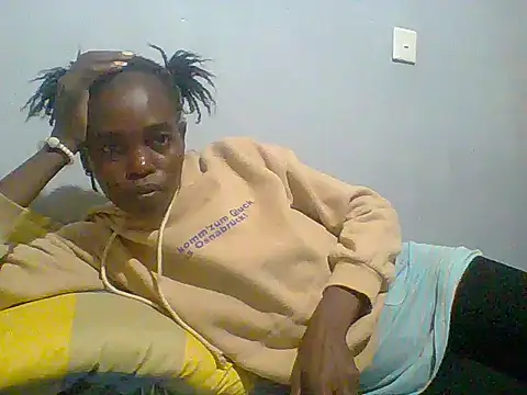 Snapshot of fancyfancy1 chatting on 06/15/26, 06:54 fancyfancy1 online show from 06/15/26, 06:54