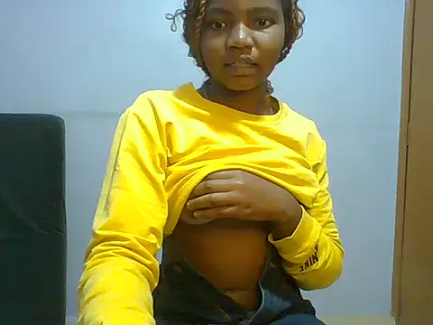 Snapshot of sexie_for_daddie chatting on 07/07/26, 07:23 sexie for daddie online show from 07/07/26, 07:23
