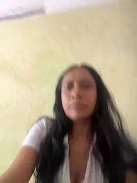 Snapshot of paolaqueenxx chatting on 06/16/26, 05:26 paolaqueenxx online show from 06/16/26, 05:26
