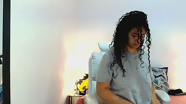 Snapshot of Isabella_Sophia19 chatting on 07/10/26, 10:51 Isabella Sophia19 online show from 07/10/26, 10:51