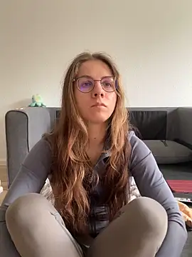 Snapshot of Isabella_honey chatting on 06/15/26, 03:47 Isabella honey online show from 06/15/26, 03:47