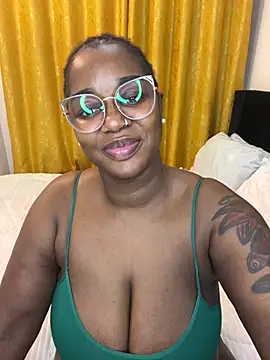 Snapshot of Honeylust26 chatting on 07/20/26, 04:38 Honeylust26 online show from 07/20/26, 04:38