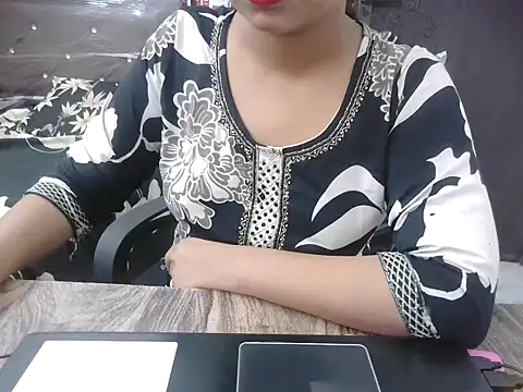 Snapshot of Bold-Divya1 chatting on 06/25/26, 04:12 Bold-Divya1 online show from 06/25/26, 04:12