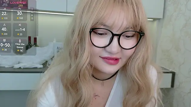 Snapshot of sakuraclover chatting on 07/10/26, 11:24 sakuraclover online show from 07/10/26, 11:24