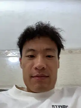 Snapshot of Mr_iphone11 chatting on 06/13/26, 02:53 Mr iphone11 online show from 06/13/26, 02:53