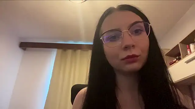 Snapshot of LucyHotelling chatting on 06/20/26, 03:26 LucyHotelling online show from 06/20/26, 03:26