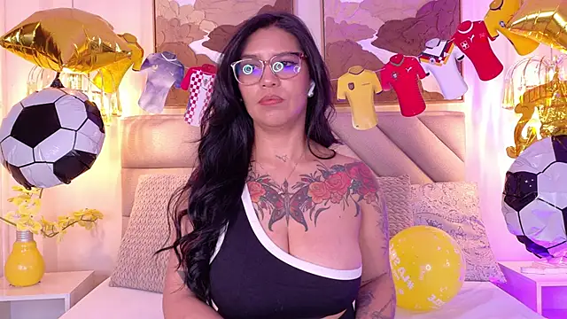 Sharlot18 online show from 06/19/26, 12:31