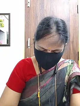 Snapshot of Tamil_white_beauty chatting on 06/17/26, 04:48 Tamil white beauty online show from 06/17/26, 04:48