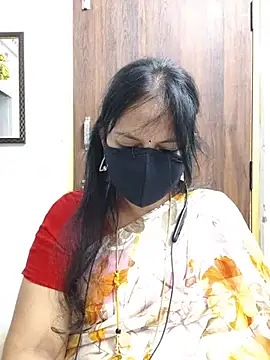 Snapshot of Tamil_white_beauty chatting on 06/17/26, 05:25 Tamil white beauty online show from 06/17/26, 05:25
