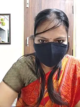 Snapshot of Tamil_white_beauty chatting on 06/18/26, 08:25 Tamil white beauty online show from 06/18/26, 08:25