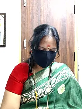 Snapshot of Tamil_white_beauty chatting on 06/19/26, 07:28 Tamil white beauty online show from 06/19/26, 07:28