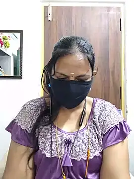 Snapshot of Tamil_white_beauty chatting on 06/23/26, 09:40 Tamil white beauty online show from 06/23/26, 09:40