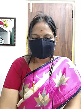 Snapshot of Tamil_white_beauty chatting on 06/25/26, 08:41 Tamil white beauty online show from 06/25/26, 08:41