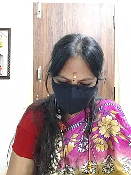 Snapshot of Tamil_white_beauty chatting on 07/05/26, 07:21 Tamil white beauty online show from 07/05/26, 07:21
