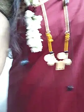 Snapshot of Tamil_white_beauty chatting on 07/08/26, 07:46 Tamil white beauty online show from 07/08/26, 07:46
