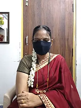 Snapshot of Tamil_white_beauty chatting on 07/08/26, 07:51 Tamil white beauty online show from 07/08/26, 07:51