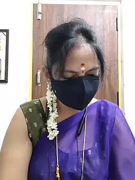 Snapshot of Tamil_white_beauty chatting on 07/11/26, 06:16 Tamil white beauty online show from 07/11/26, 06:16