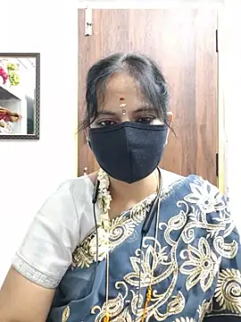 Snapshot of Tamil_white_beauty chatting on 07/11/26, 06:32 Tamil white beauty online show from 07/11/26, 06:32