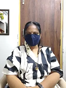 Snapshot of Tamil_white_beauty chatting on 07/16/26, 10:43 Tamil white beauty online show from 07/16/26, 10:43