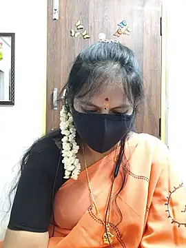 Snapshot of Tamil_white_beauty chatting on 07/17/26, 06:02 Tamil white beauty online show from 07/17/26, 06:02