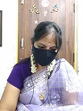 Snapshot of Tamil_white_beauty chatting on 07/20/26, 08:28 Tamil white beauty online show from 07/20/26, 08:28