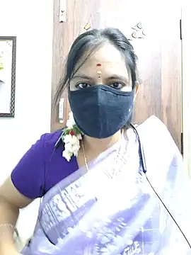 Snapshot of Tamil_white_beauty chatting on 07/20/26, 03:03 Tamil white beauty online show from 07/20/26, 03:03