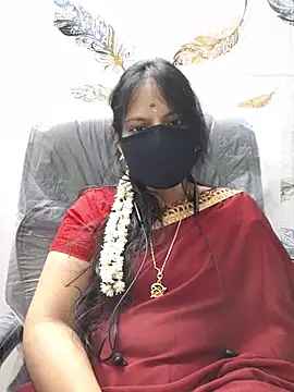 Snapshot of Tamil_white_beauty chatting on 07/28/26, 06:20 Tamil white beauty online show from 07/28/26, 06:20