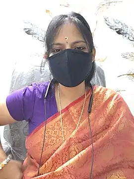 Snapshot of Tamil_white_beauty chatting on 07/29/26, 01:20 Tamil white beauty online show from 07/29/26, 01:20