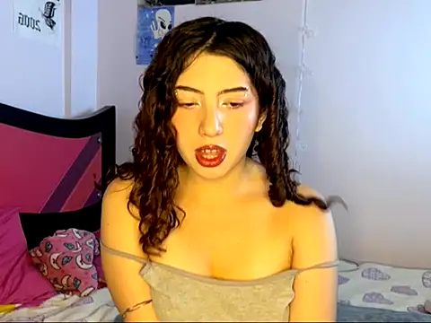 Snapshot of cassierosse2 chatting on 07/19/26, 06:28 cassierosse2 online show from 07/19/26, 06:28