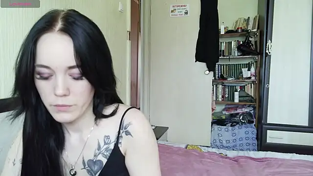 Snapshot of Mia_Ellis chatting on 08/03/26, 10:10 Mia Ellis online show from 08/03/26, 10:10