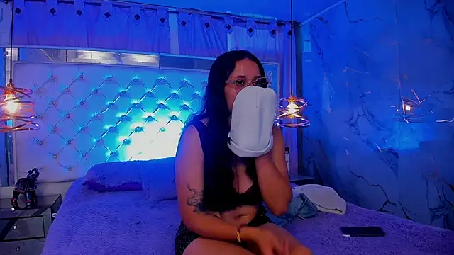 Snapshot of Tifanny-Val chatting on 07/22/26, 12:52 Tifanny-Val online show from 07/22/26, 12:52