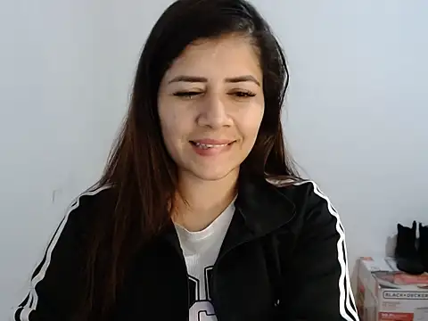 Luna zoe online show from 07/05/26, 03:13