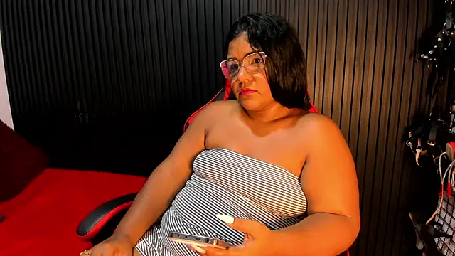 Snapshot of Mommy_Big_Ass chatting on 08/07/26, 01:57 Mommy Big Ass online show from 08/07/26, 01:57