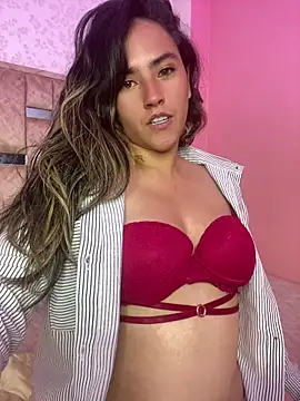 Snapshot of sophia_pink17 chatting on 06/17/26, 03:24 sophia pink17 online show from 06/17/26, 03:24