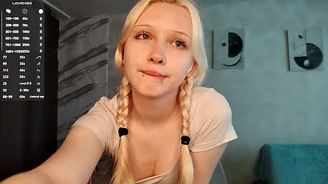 Snapshot of LadaSolar chatting on 06/18/26, 12:00 LadaSolar online show from 06/18/26, 12:00