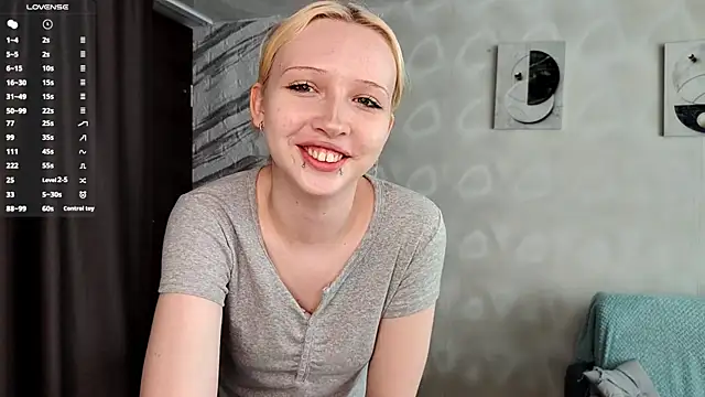 Snapshot of LadaSolar chatting on 07/03/26, 01:34 LadaSolar online show from 07/03/26, 01:34
