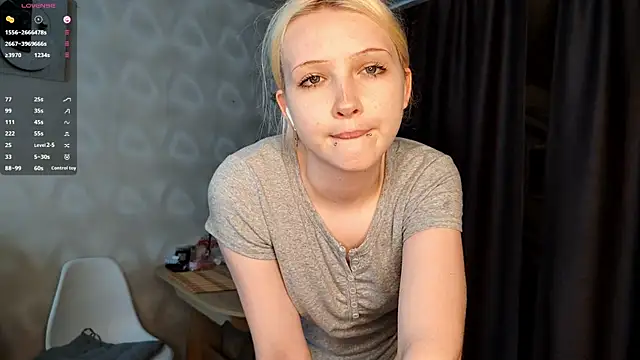 Snapshot of LadaSolar chatting on 07/16/26, 03:23 LadaSolar online show from 07/16/26, 03:23