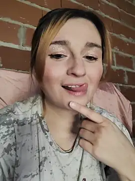 Snapshot of marulimary chatting on 07/27/26, 01:23 marulimary online show from 07/27/26, 01:23