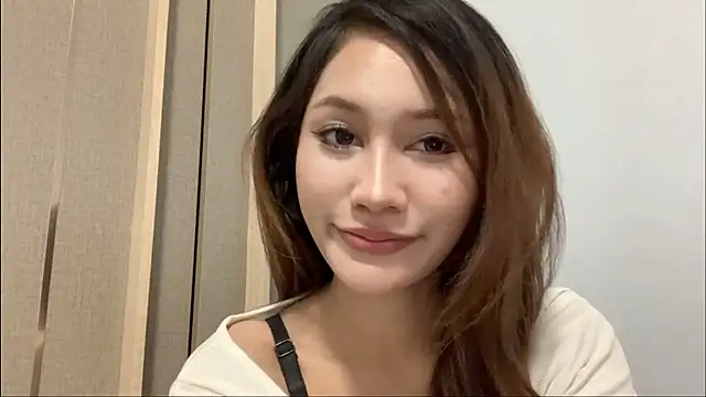 Snapshot of pinq_love chatting on 06/16/26, 10:29 pinq love online show from 06/16/26, 10:29