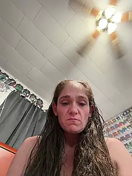 Snapshot of saralaw22 chatting on 07/18/26, 12:26 saralaw22 online show from 07/18/26, 12:26