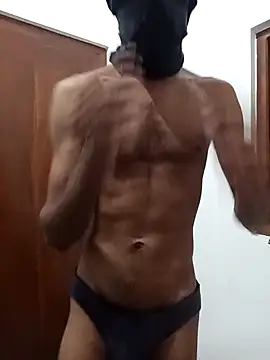 Snapshot of UR_skinny_boy chatting on 07/19/26, 06:44 UR skinny boy online show from 07/19/26, 06:44
