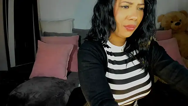 NicolePasqualott online show from 02/05/25, 09:07