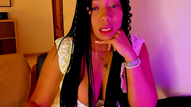 NicolePasqualott online show from 10/07/25, 07:22