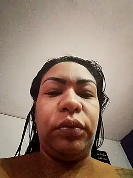 Snapshot of _Ana_paula_ chatting on 06/23/26, 05:00 Ana paula online show from 06/23/26, 05:00