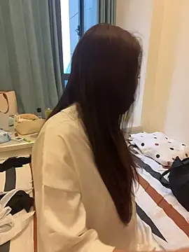 Snapshot of wwang_0604 chatting on 06/15/26, 11:07 wwang 0604 online show from 06/15/26, 11:07