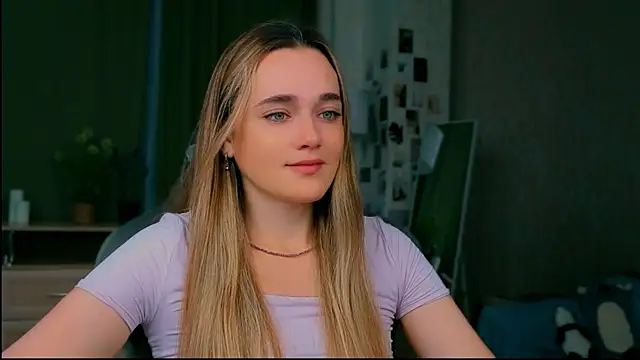 Snapshot of earthfantasyy chatting on 07/21/26, 03:53 earthfantasyy online show from 07/21/26, 03:53